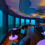 Seabed dancing at the first underwater club