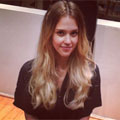Jessica Alba tweets freshly dyed blonde hair pics