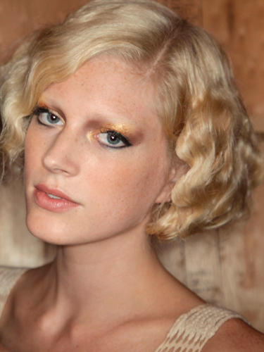 Jonathan Soons Headmasters Art Director for L'Oreal Professionel blogs exclusively for handbag.com from backstage at Mark Fast.