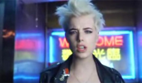 Agyness Deyn exclusive video interview