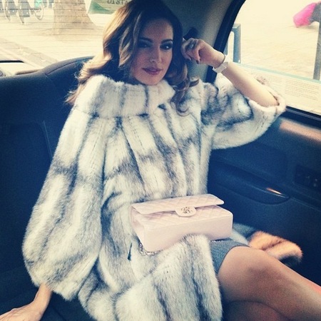 Kelly Brook paying homage to Chanel