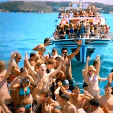 what happens in kavos
