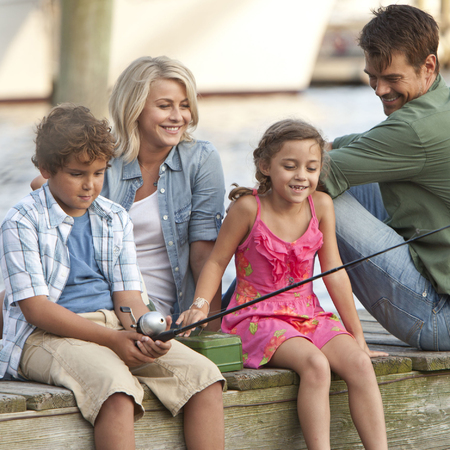 Josh Duhamel and Julianne Hough in Safe Haven