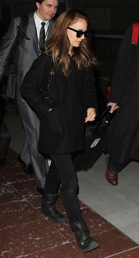 Natalie Portman at Paris airport