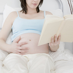 pregnant woman reading