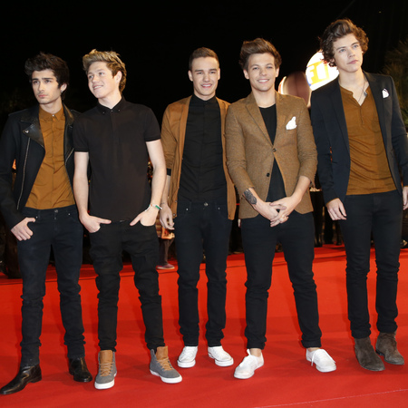 One Direction don matching mustard for NRJ Music Awards