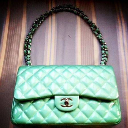Kelly Osbourne Chanel handbag