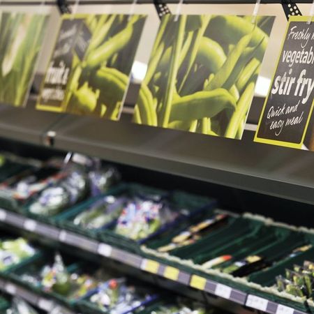 Dead bird found in bag of salad