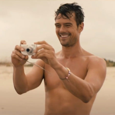 josh-duhamel-safe-haven-topless