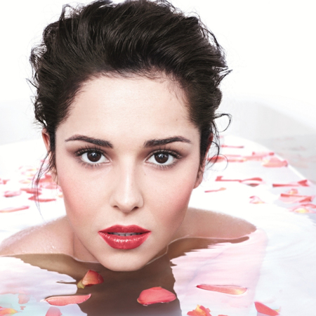 Cheryl Cole bath for Loreal Paris Glam Shine Stain Splash campaign