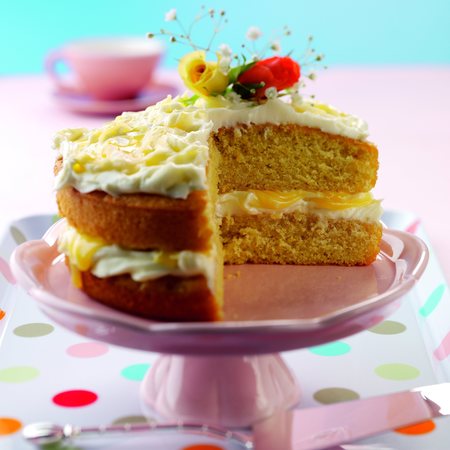 Ginger and lemon sponge cake