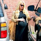 Jessica Simpson wears chic maxi dress