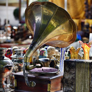 Antiques, cash in the attic, interiors 