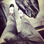 Jessie J goes on secret mission with chic black holdall