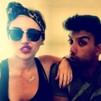 Miley Cyrus wears her engagement ring