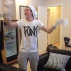 WATCH: Niall Horan dancing with pants