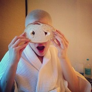 Jessie J makes bread jokes