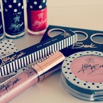 HOW TO: Pin Up beauty with Kelly Brook makeup