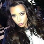 Kim Kardashian doing tousled waves