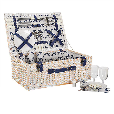 Summer time picnic baskets
