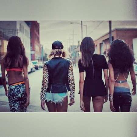 beyonce - jourdan dunn - joan smalls - chanel iman - beyonce and supermodels - handbag.com