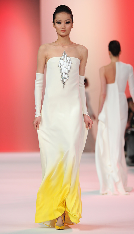 Designer wedding dress ideas from Couture fashion week - Stephane Rolland - beach wedding dress - Fashion and weddings - trends - handbag.com