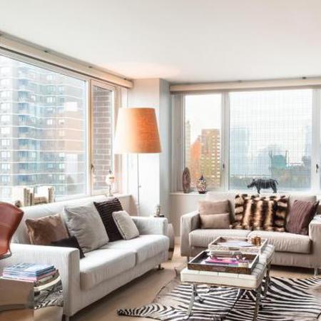 Feel mega-rich like Leonardo DiCaprio in The Wolf of Wall Street_West 57th Street_Manhattan_New York_The Wolf of Wall Street_Leonardo DiCaprio_oscars_Celeb_Travel_News_handbag.com