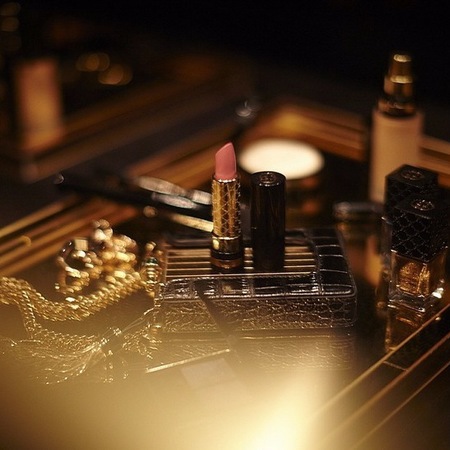 gucci-debut makeup collection-first ever gucci lipstick-pink lipstick-designer makeup-handbag.com