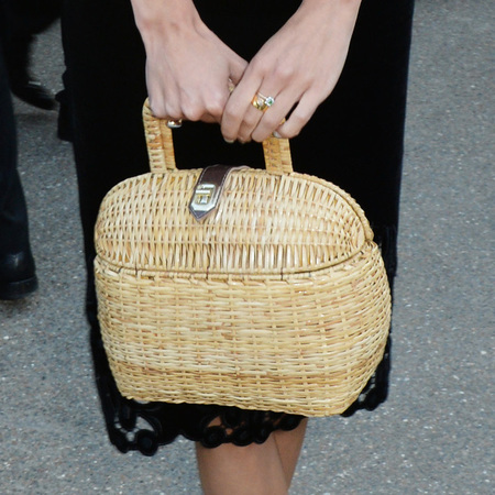 alexa chung-black velvet dress-serpentine gallery summer party-straw basket handbag-handbag.com